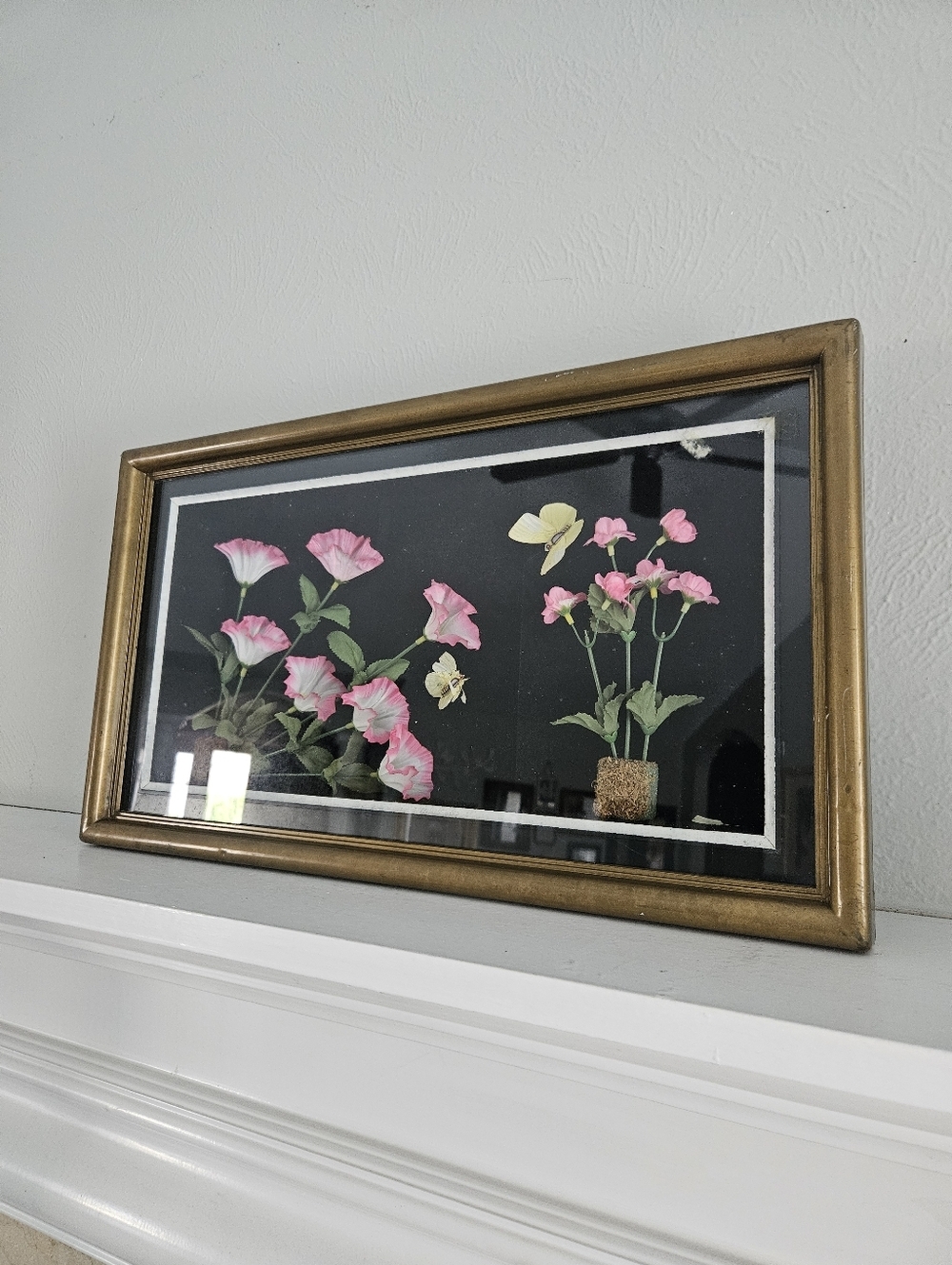 Vintage Silk Floral And Butterfly Framed Shadowbox Display Case Art - Picture 2 of 11